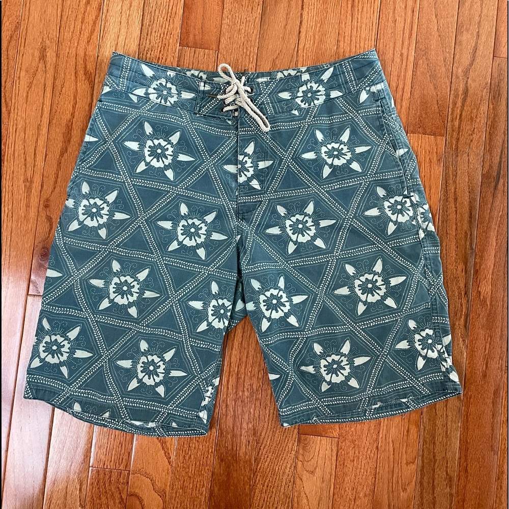 Faherty Brand Indigo-Look Vintage Print Boardshorts